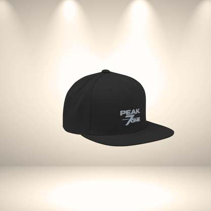 Peak7one Streetwear Cap – schwarze Snapback mit hochwertiger Stickveredelung