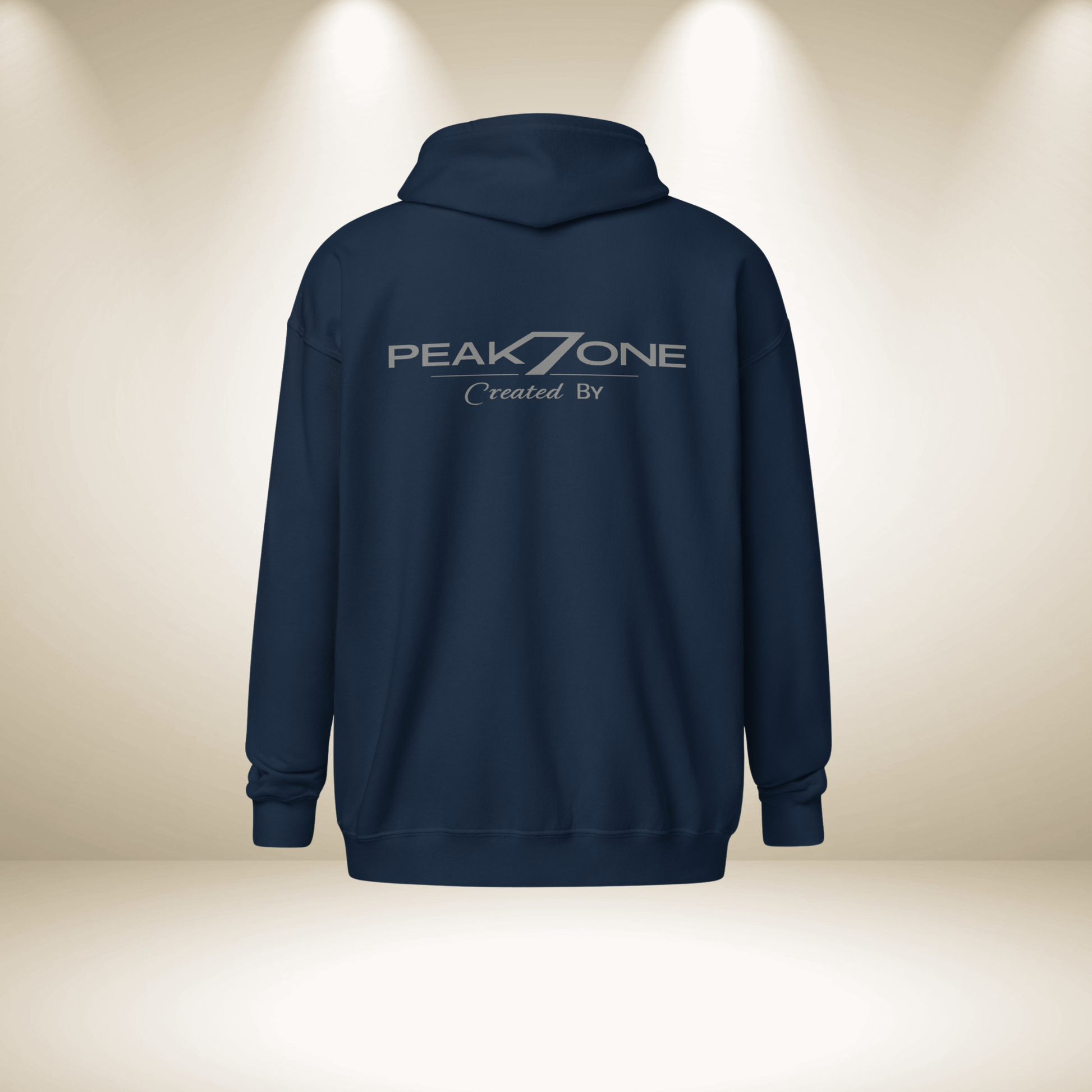 Peak7one Zip Hoodie Detail – hochwertige Stickveredelung - Rückseite Premium Streetwear Hoodie