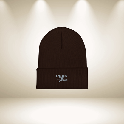 Peak7one Essential Beanie schwarz – minimalistische Premium Streetwear Beanie mit Sticklogo