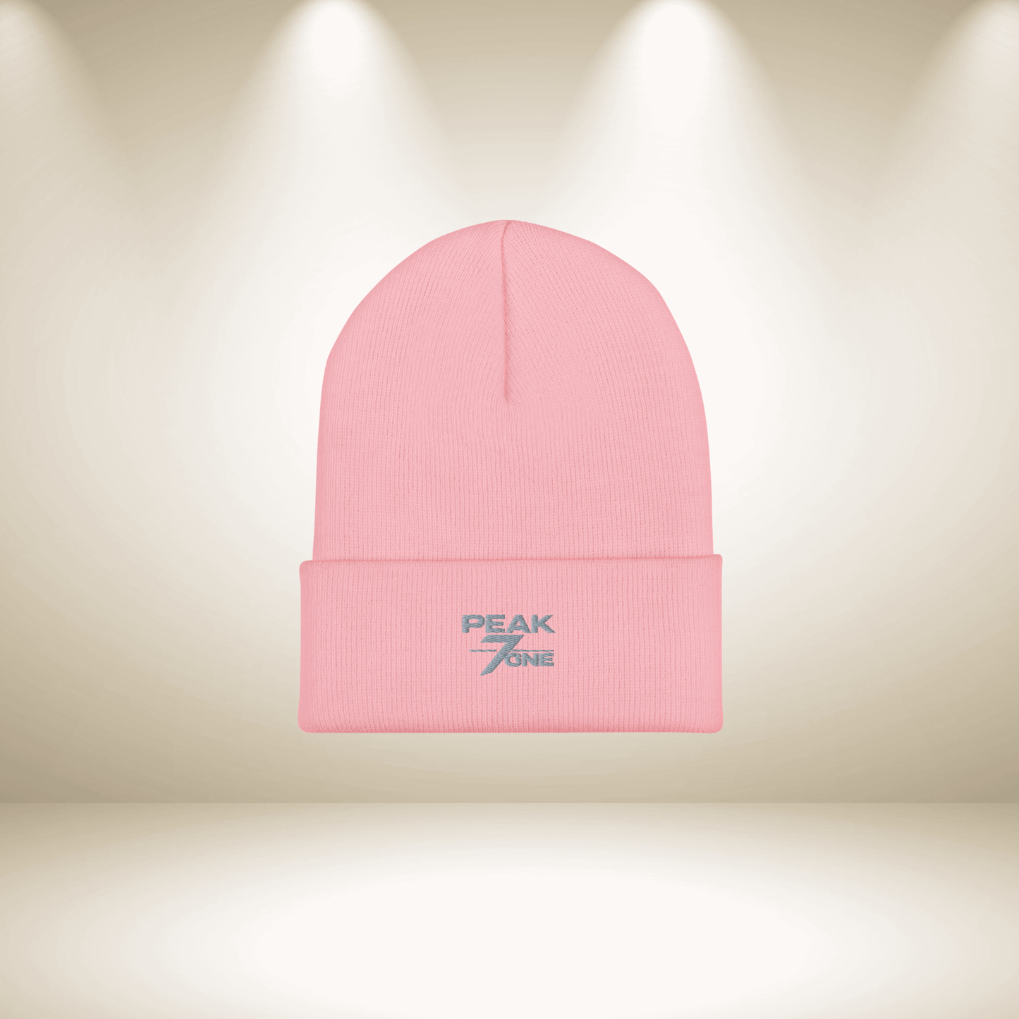 Peak7one Beanie Sticklogo Detail – hochwertige Stickveredelung