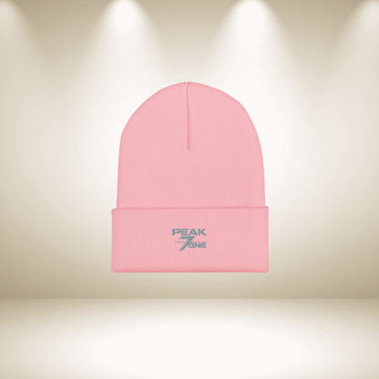 Peak7one Beanie Sticklogo Detail – hochwertige Stickveredelung