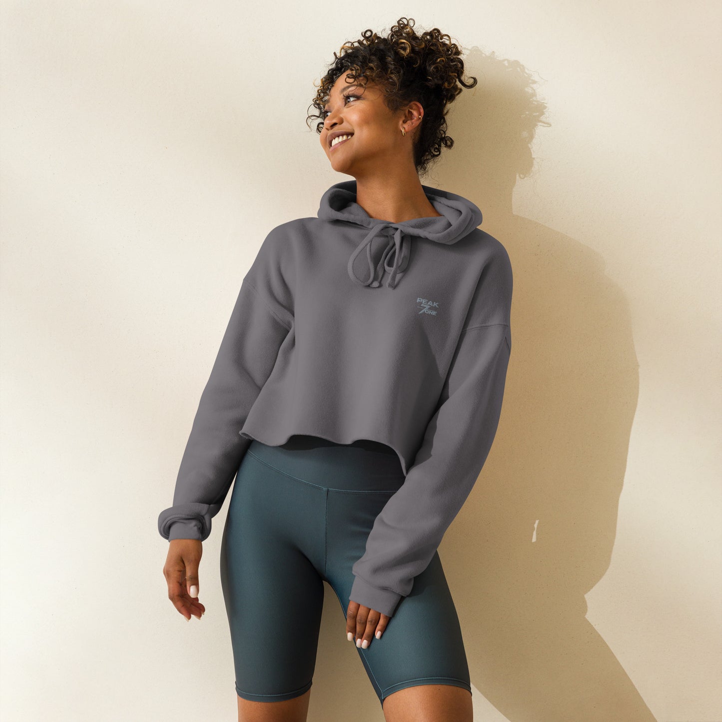 Peak7one Crop Hoodie Streetwear – moderner cropped fit Hoodie mit hochwertiger Stickveredelung